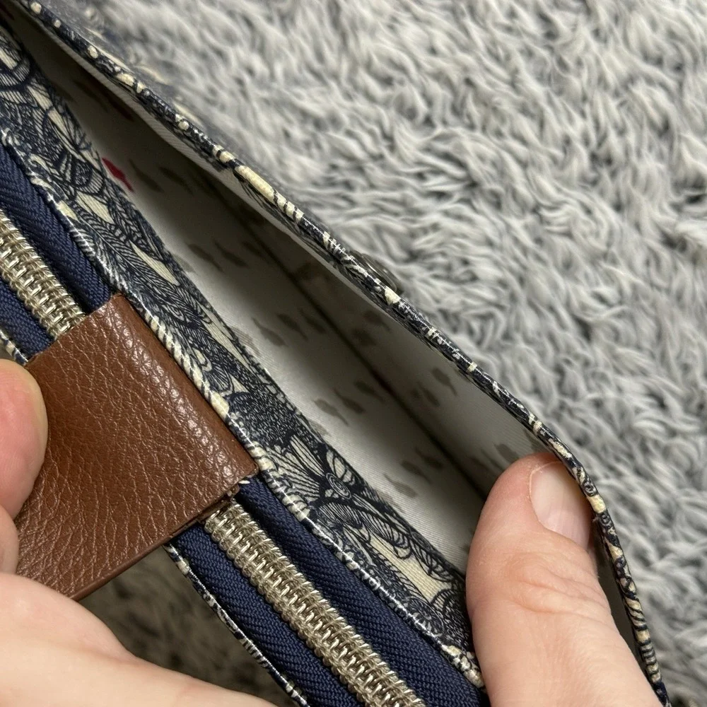 Sakroots Artist Circle Smartphone Crossbody in Coated Canvas - Picture 9 of 9